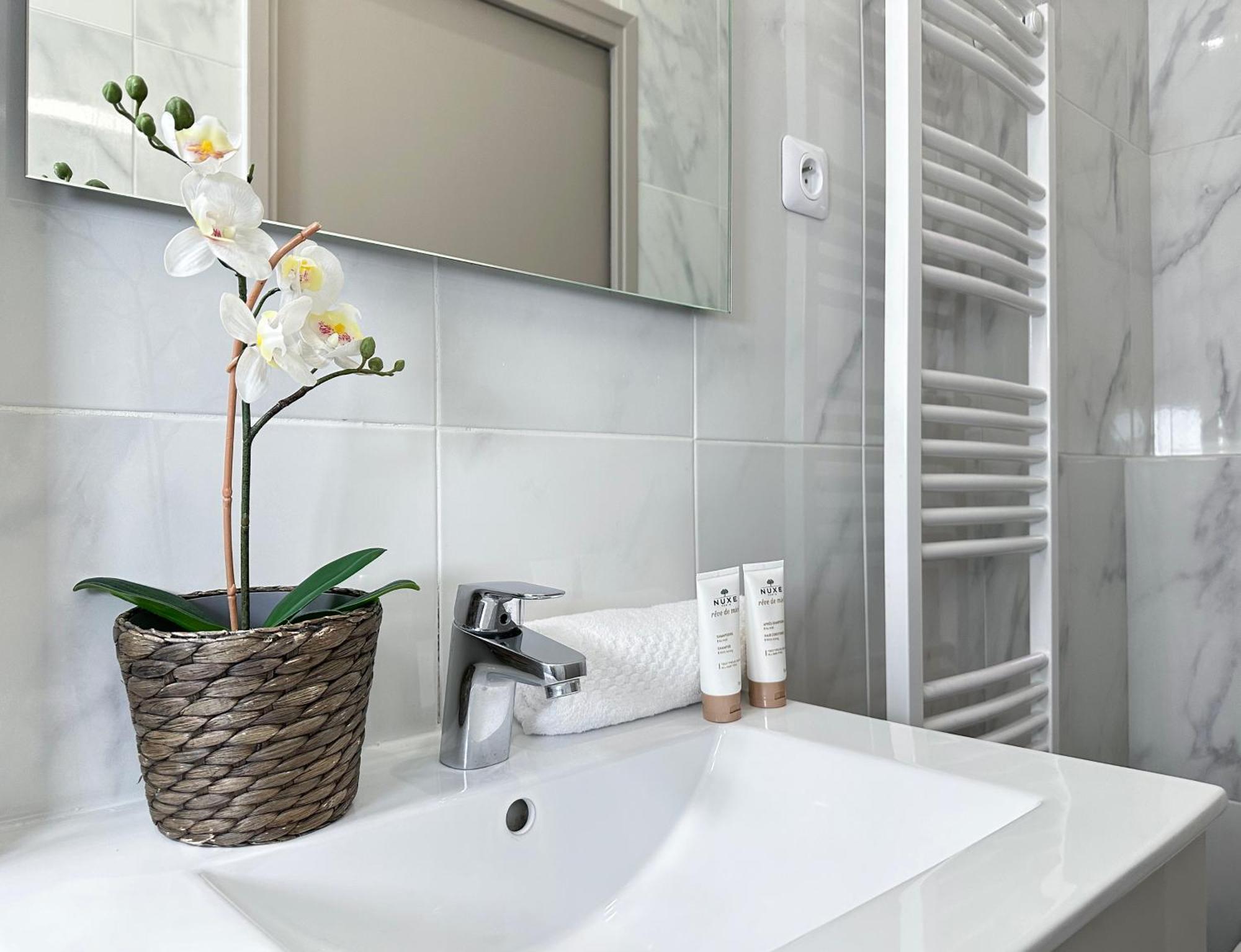 דירות פריז Spacious Studio In Saint-Germain-Des-Pres מראה חיצוני תמונה