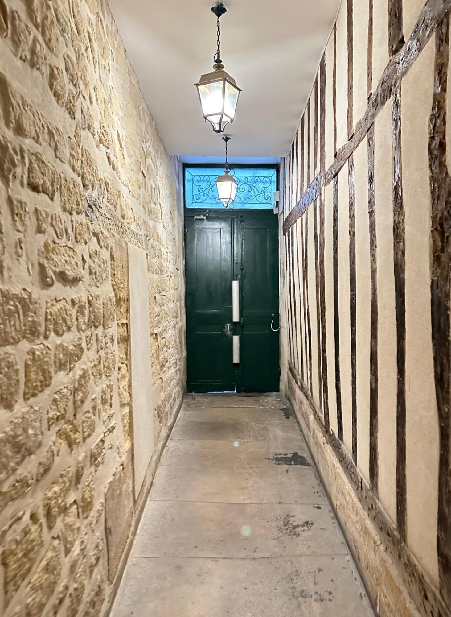 דירות פריז Spacious Studio In Saint-Germain-Des-Pres מראה חיצוני תמונה