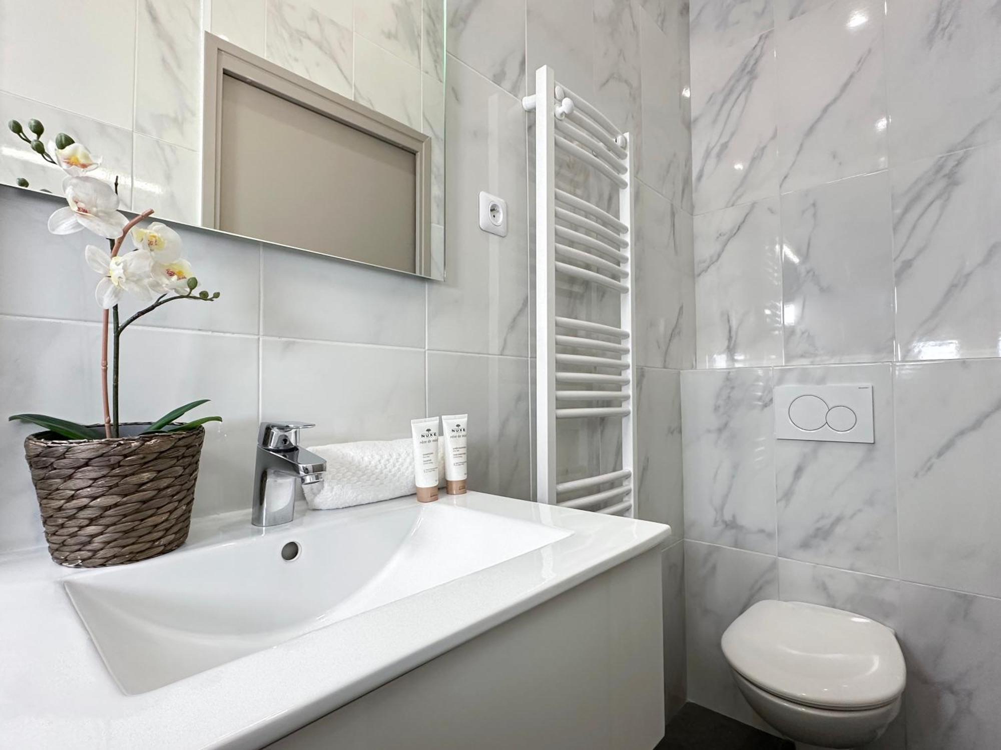 דירות פריז Spacious Studio In Saint-Germain-Des-Pres מראה חיצוני תמונה