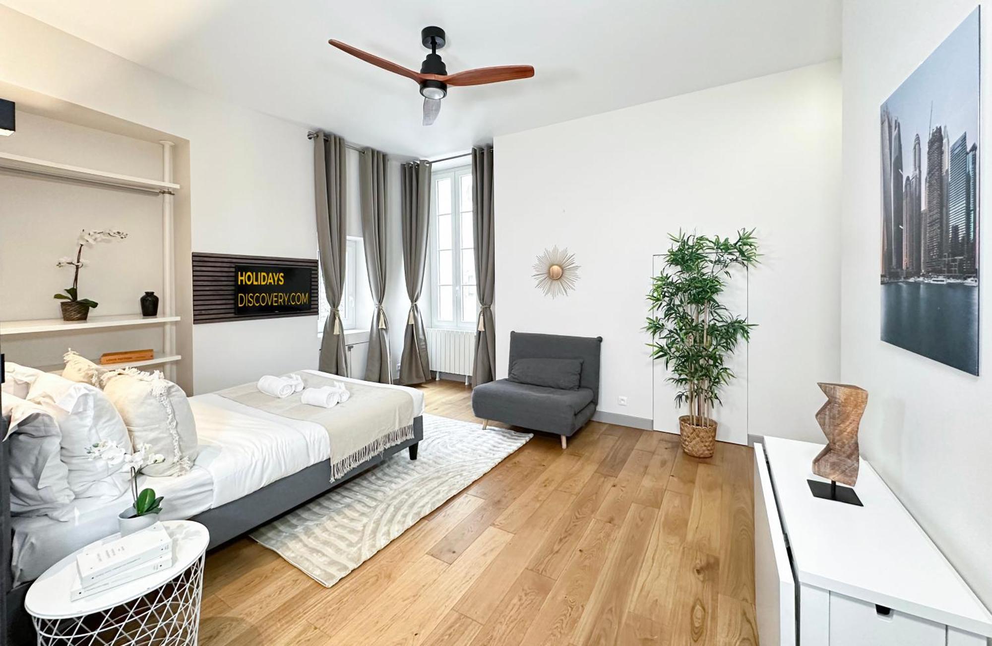 דירות פריז Spacious Studio In Saint-Germain-Des-Pres מראה חיצוני תמונה