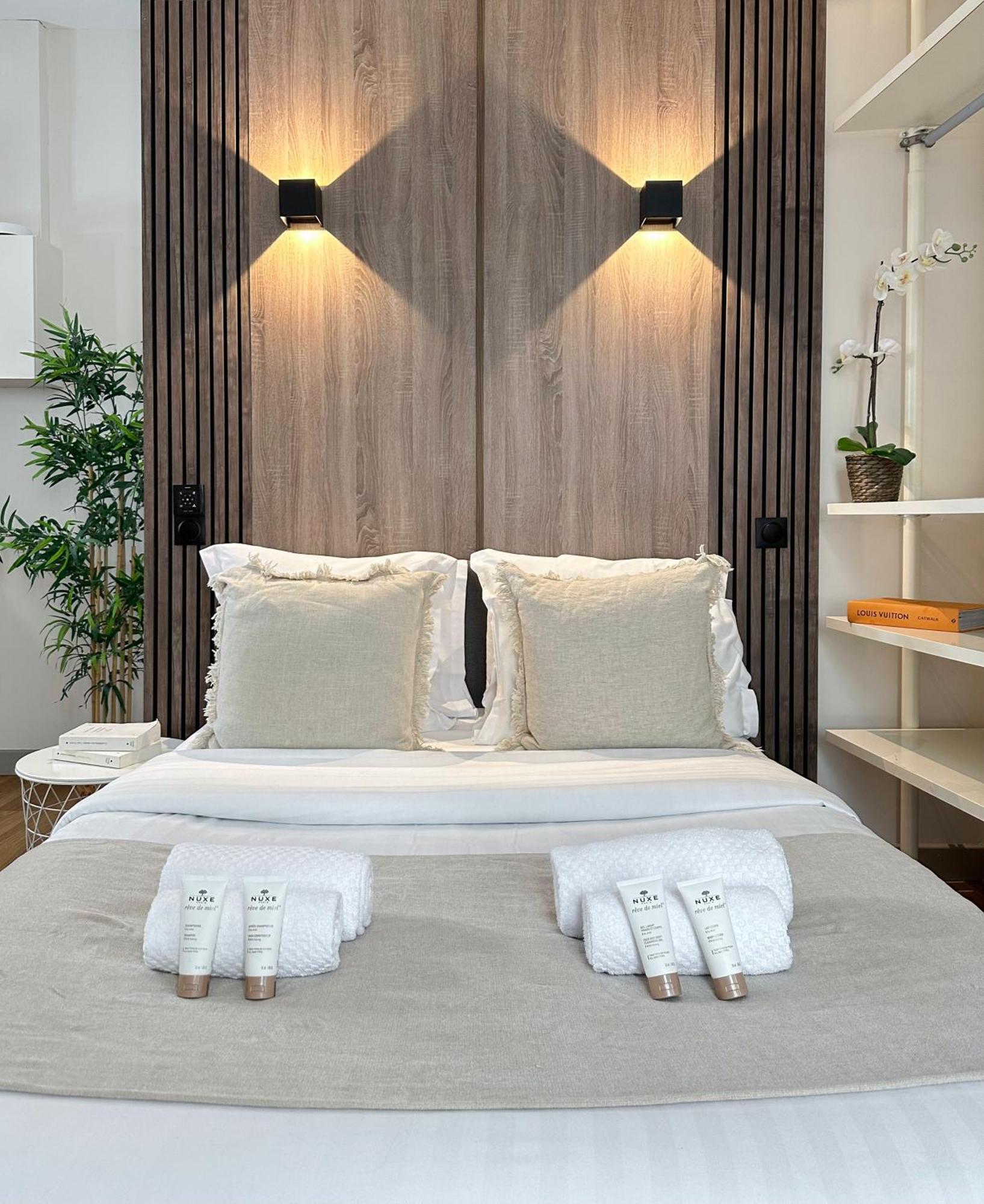 דירות פריז Spacious Studio In Saint-Germain-Des-Pres מראה חיצוני תמונה